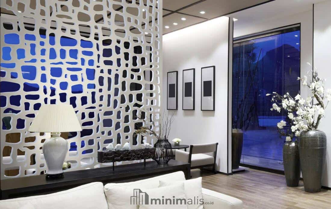 Partisi Minimalis Dari Besi Pengganti Tembok Agar Terasa Multifungsi