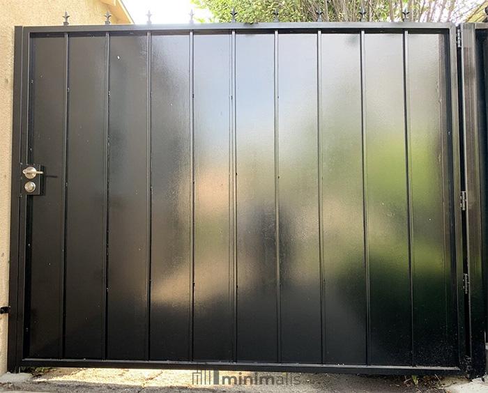 45+ Gaya Pintu Pagar Minimalis dan Material yang Digunakan