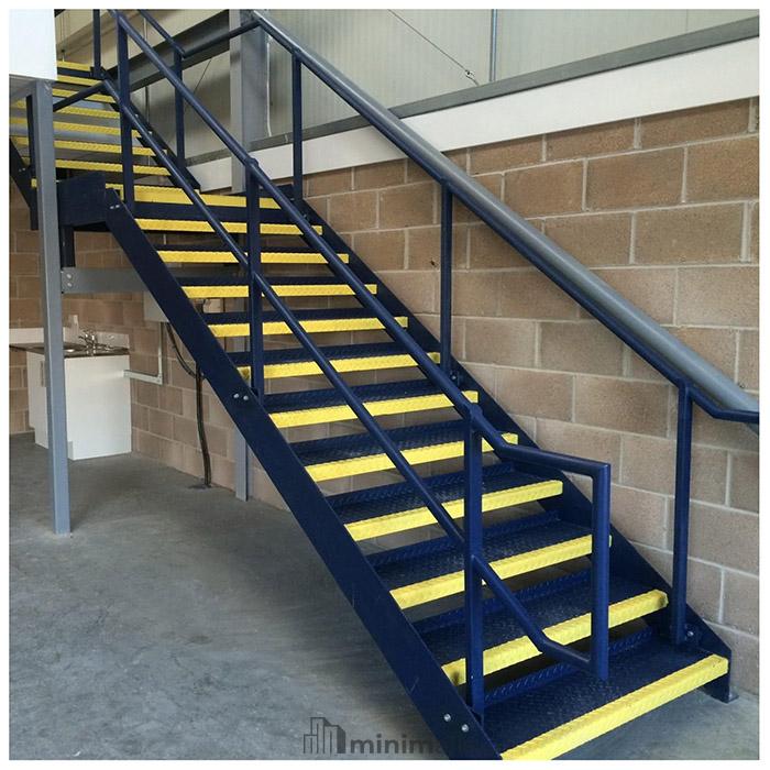 41+ Tangga Besi Minimalis Transisi Tampilan Hunian Modern - Minimalist