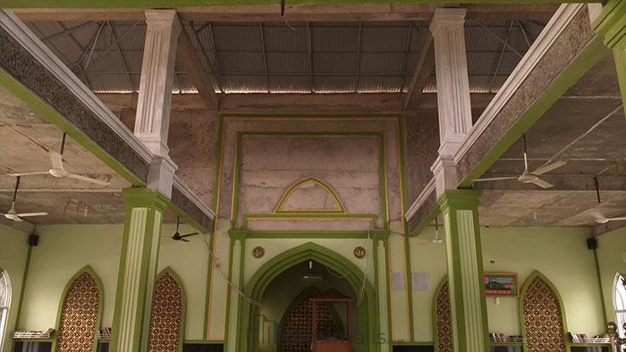 desain interior masjid 2 lantai