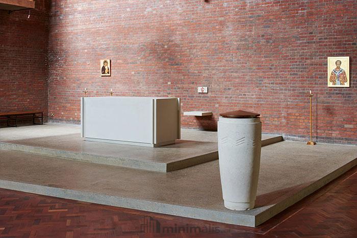 meja altar gereja