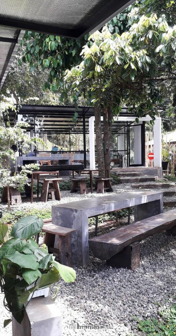 desain cafe outdoor halaman rumah