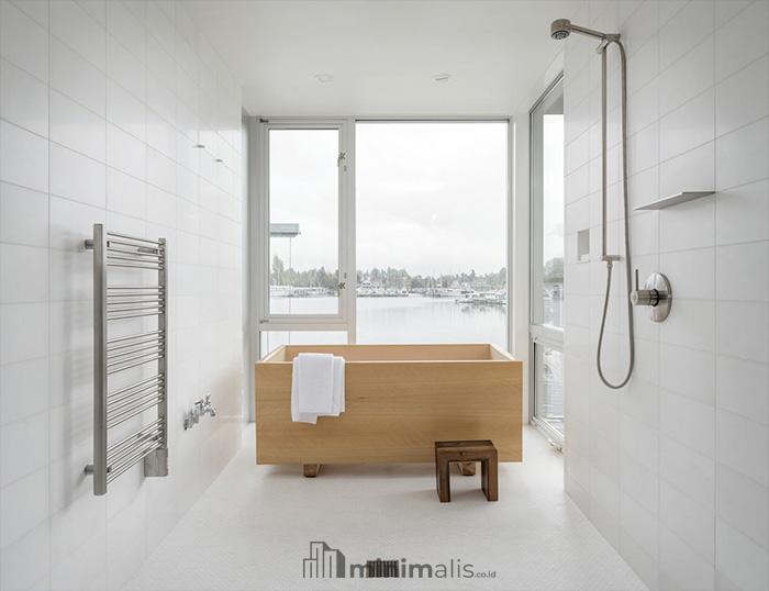 desain kamar mandi 2x2 dengan bathtub